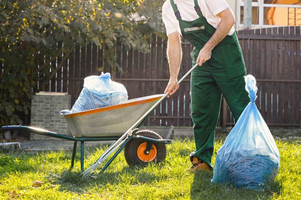 Cost of Yard Cleaning in Clearfield